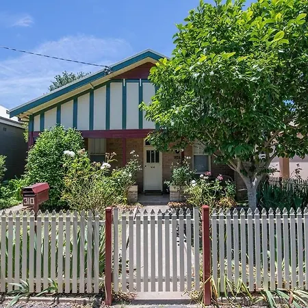 Lords Cottage Charming Cbd Home, Pet Friendly Orange Exterior photo